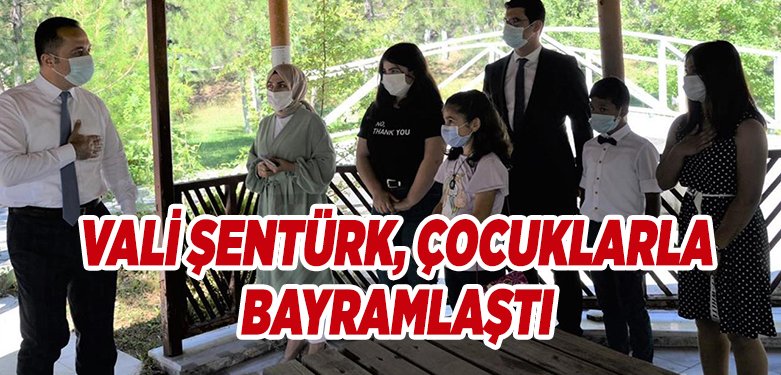 Vali Şentürk, Çocuklarla Bayramlaştı