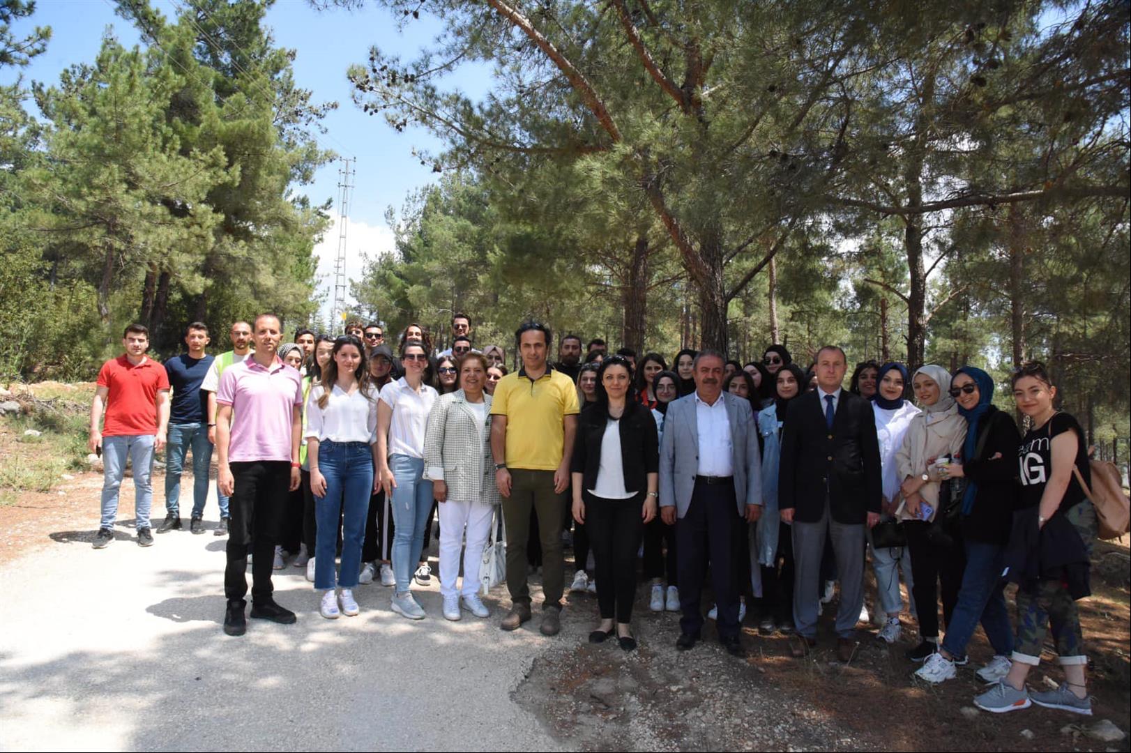 ATATÜRK ORMANINDA ÇEVRE TEMİZLİĞİNE (2)