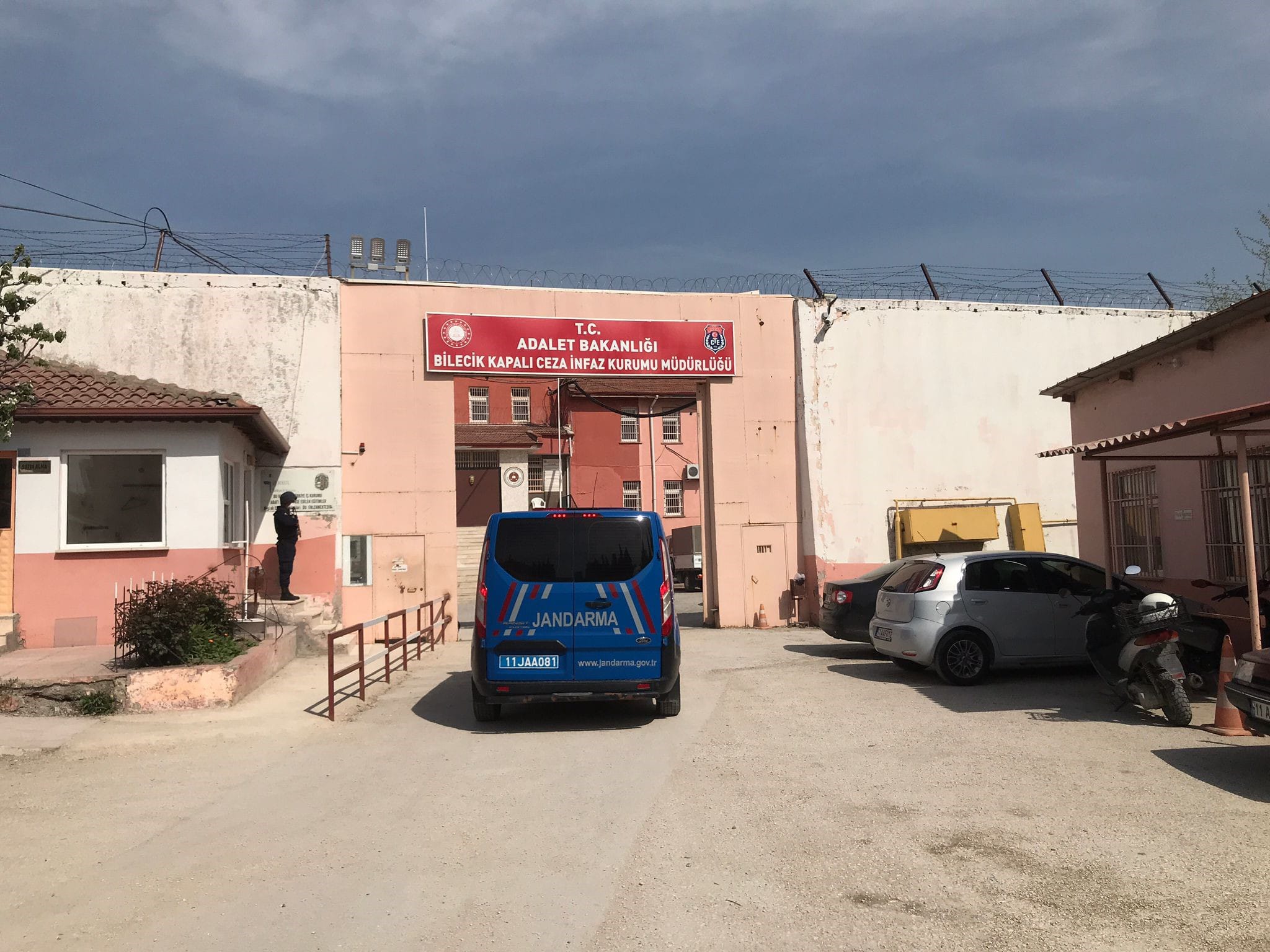 BİLECİK’TE HAPİS CEZASI BULUNAN HÜKÜMLÜ YAKALANDI