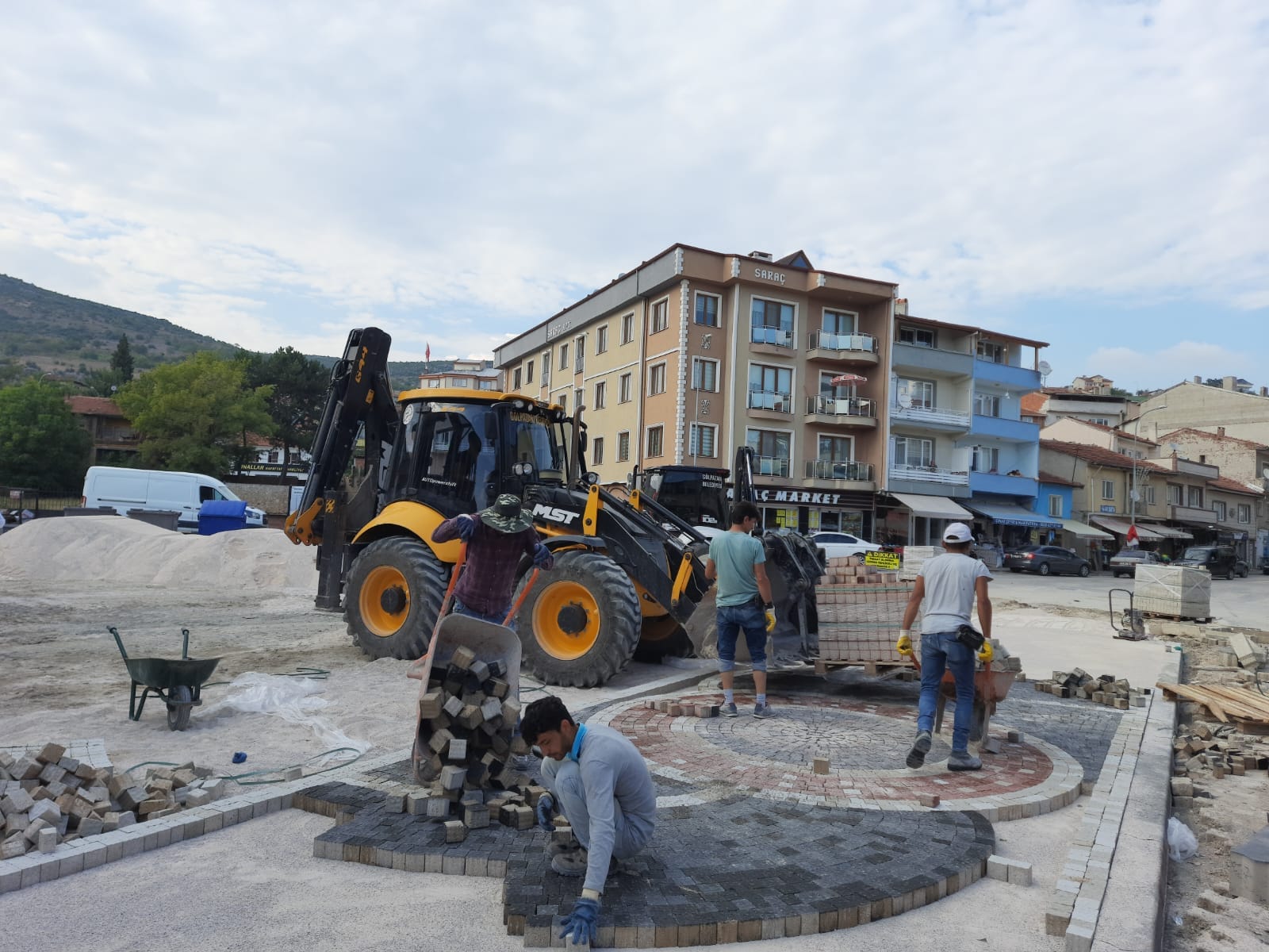 GÖLPAZARI HER ŞEYİ HAKEDİYOR