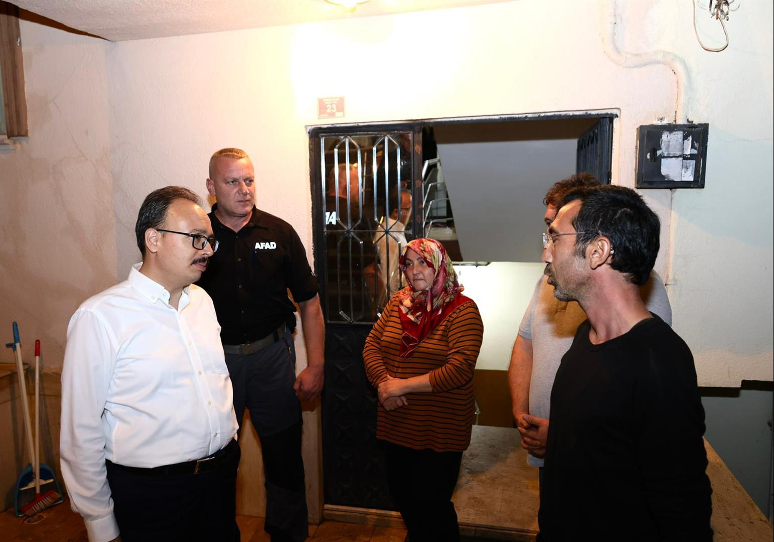 bilecik-haber_48-vali-kizilkaya-yagistan-etkilenen-vatandaslari-yalniz-birakmadi-5886.jpg