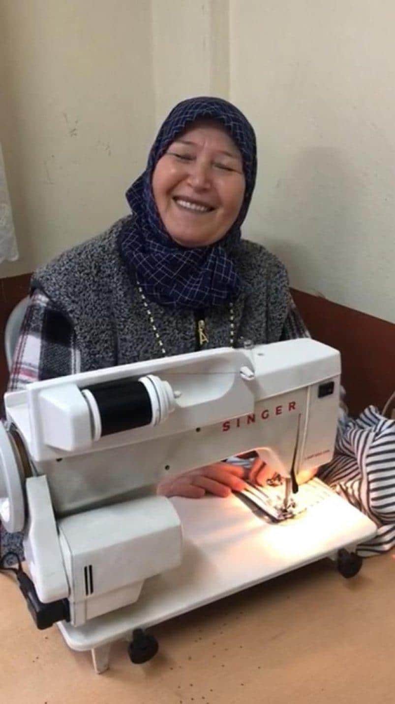 KADINLAR MAKİNE BAŞINDA (1)