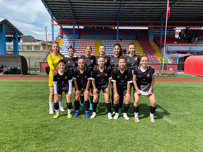 bilecik-haber_75-dakikada-bir-gol-attilar-bizim-kizlardan-tarihi-skor-176.jpg