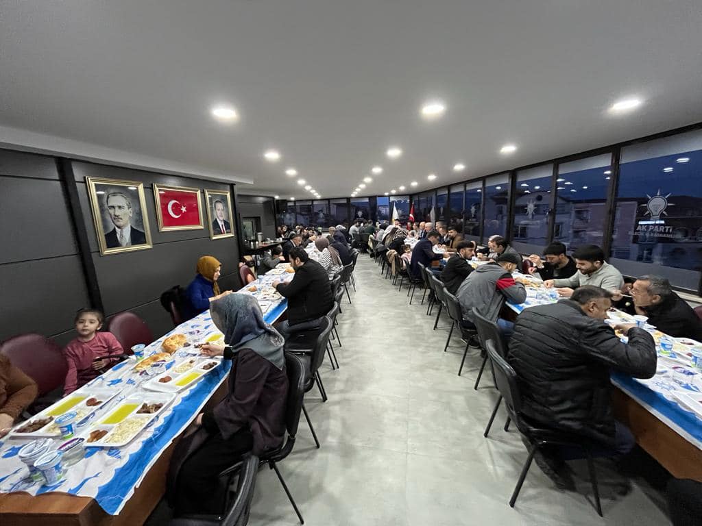 bilecik-haber_ak-parti-de-secim-calismalari-araliksiz-suruyor-375.jpg