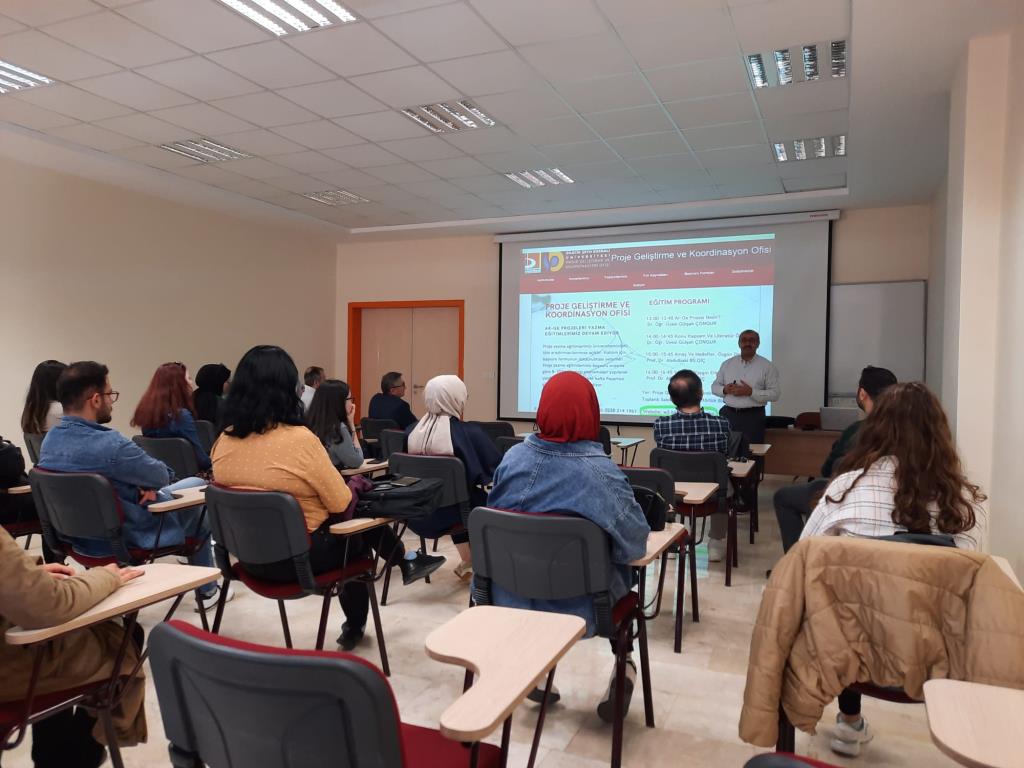 bilecik-haber_ar-ge-projeleri-yazma-egitimleri-son-hiz-devam-4681.jpg