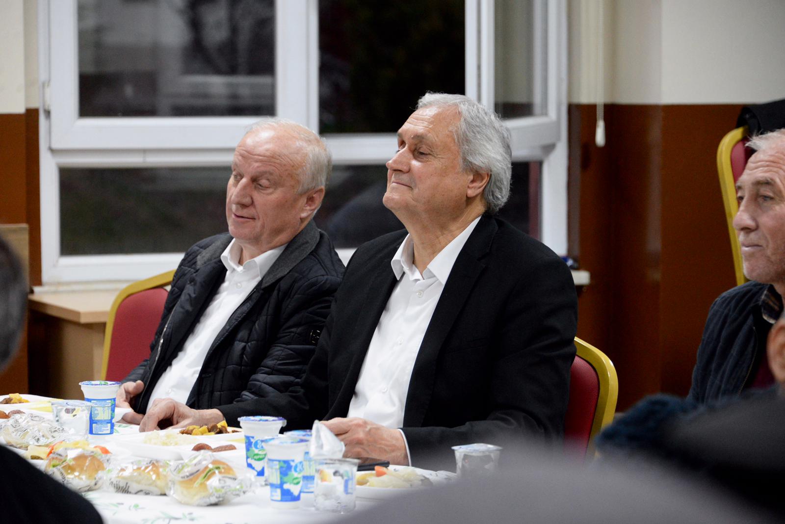 bilecik-haber_baskan-bakkalcioglu-mahalle-sakinleri-ile-bir-araya-geldi-801.jpg