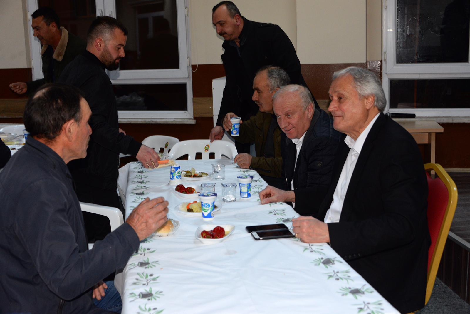 bilecik-haber_baskan-bakkalcioglu-mahalle-sakinleri-ile-bir-araya-geldi-802.jpg