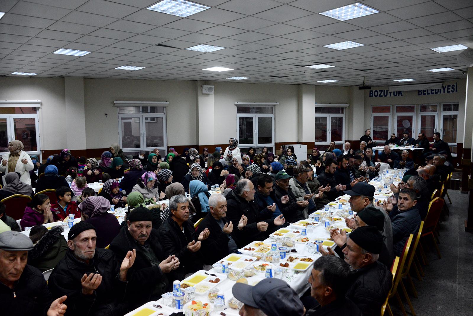 bilecik-haber_baskan-bakkalcioglu-mahalle-sakinleri-ile-bir-araya-geldi-803.jpg
