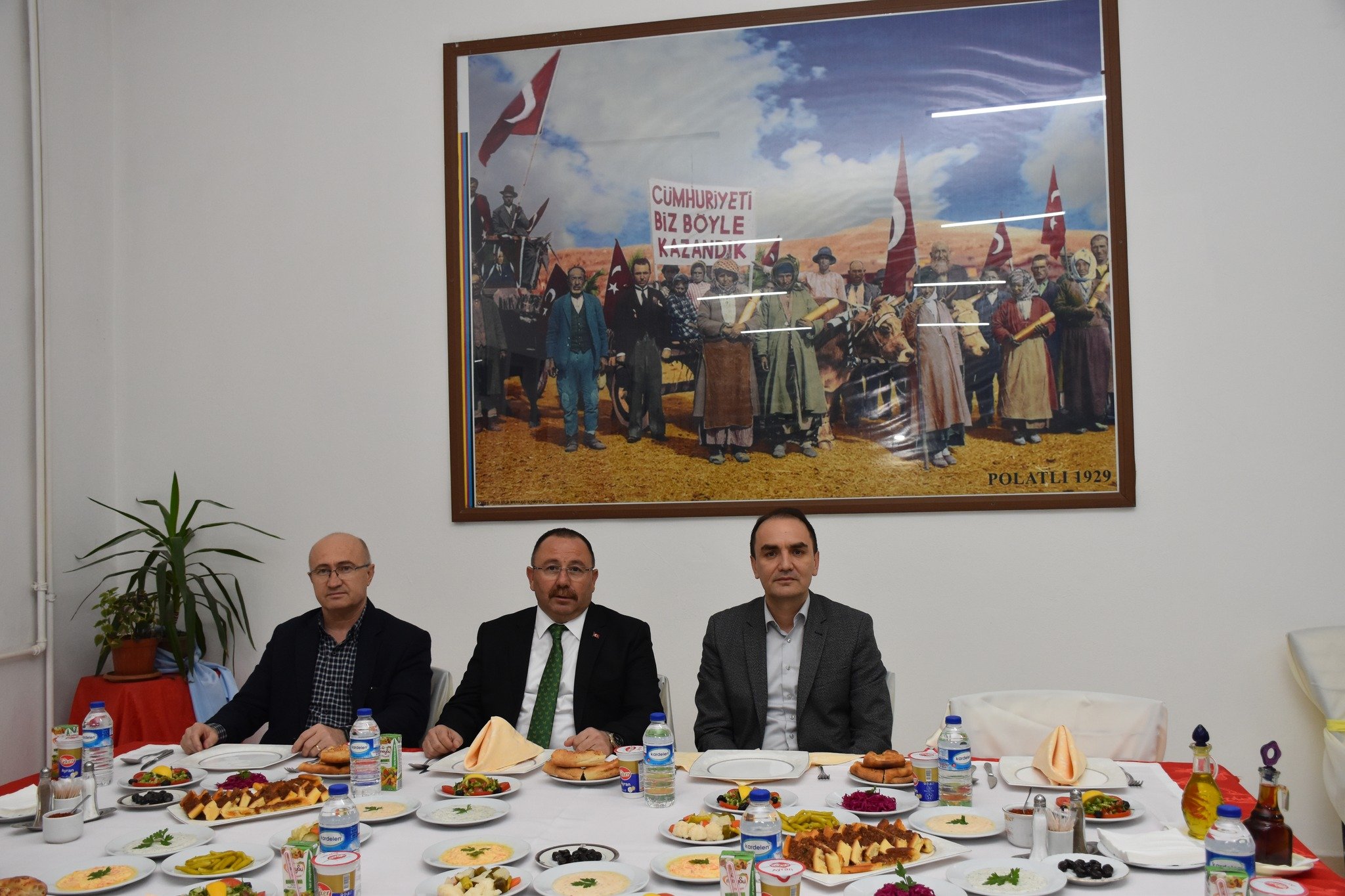 bilecik-haber_baskan-sever-emekcilerle-iftarda-bir-araya-geldi-652.jpg