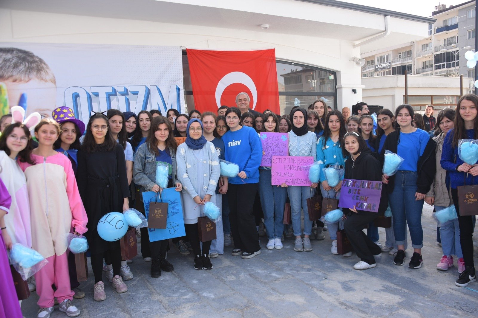 bilecik-haber_bozuyuk-te-otizm-farkindalik-etkinligi-365.jpg