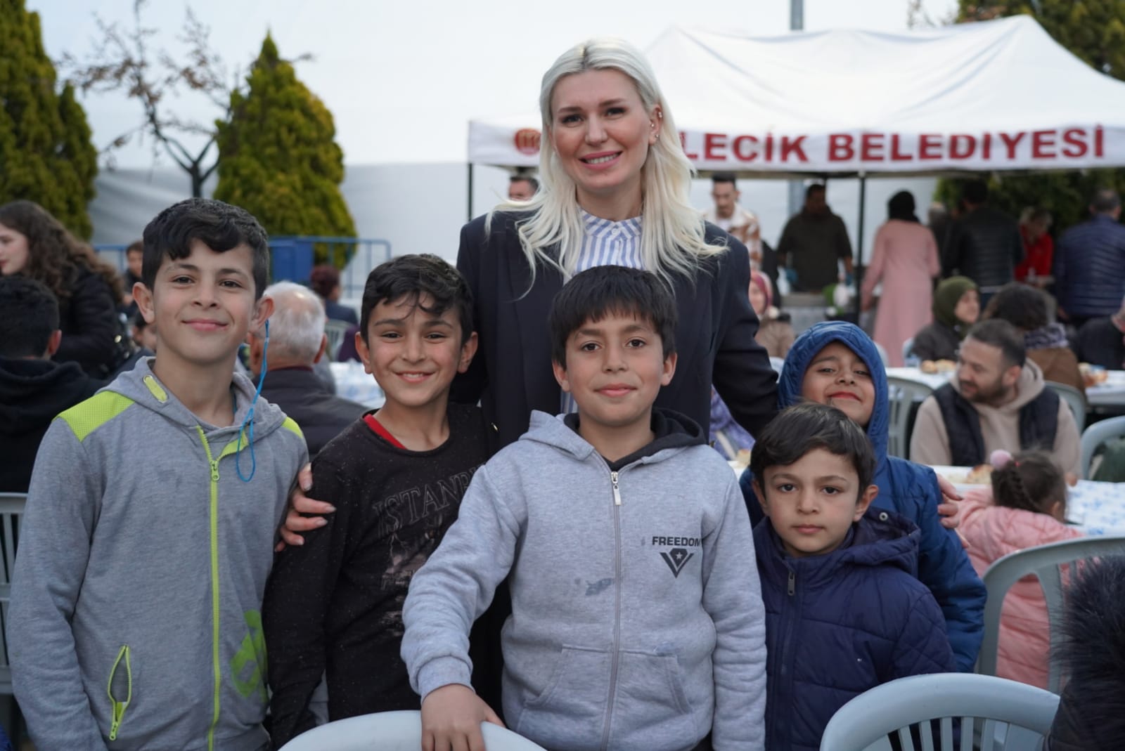 bilecik-haber_cumhuriyet-meydaninda-ramazan-coskusu-suruyor-125.jpg