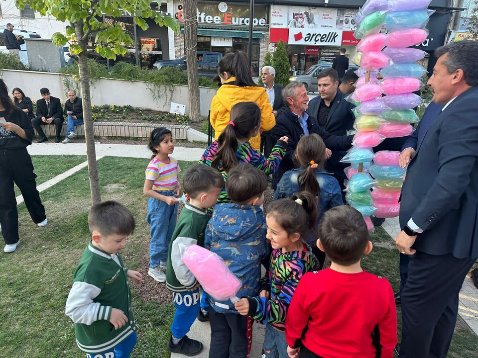 bilecik-haber_mhp-li-guven-cocuklarla-cocuk-oldu-6863.jpg