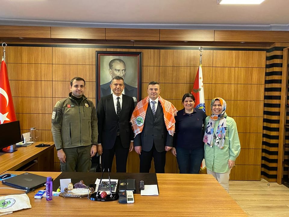 bilecik-haber_mudur-bodur-yoruk-posusunu-giydi-554.jpg