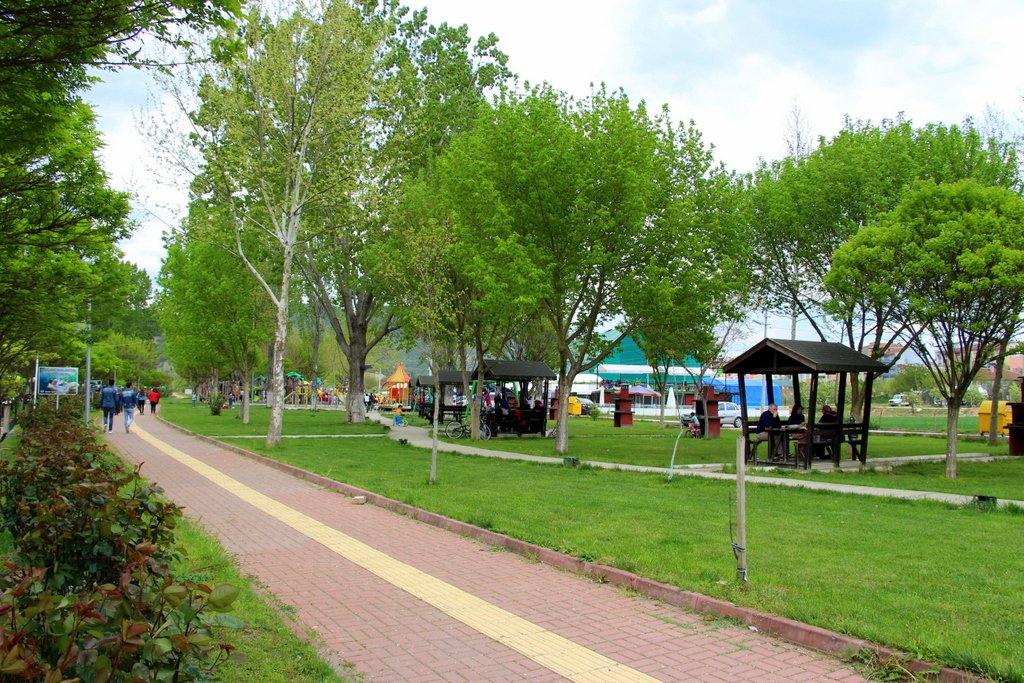 bilecik-haber_osmaneli-nin-parklari-dikkati-cekiyor-266.jpg
