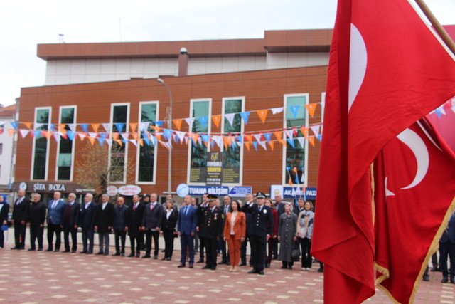 bilecik-haber_pazaryeri-nde-23-nisan-coskuyla-kutlandi-6367.jpg