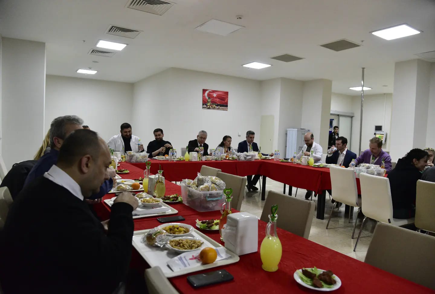 bilecik-haber_saglik-personeli-ile-iftar-535.jpg