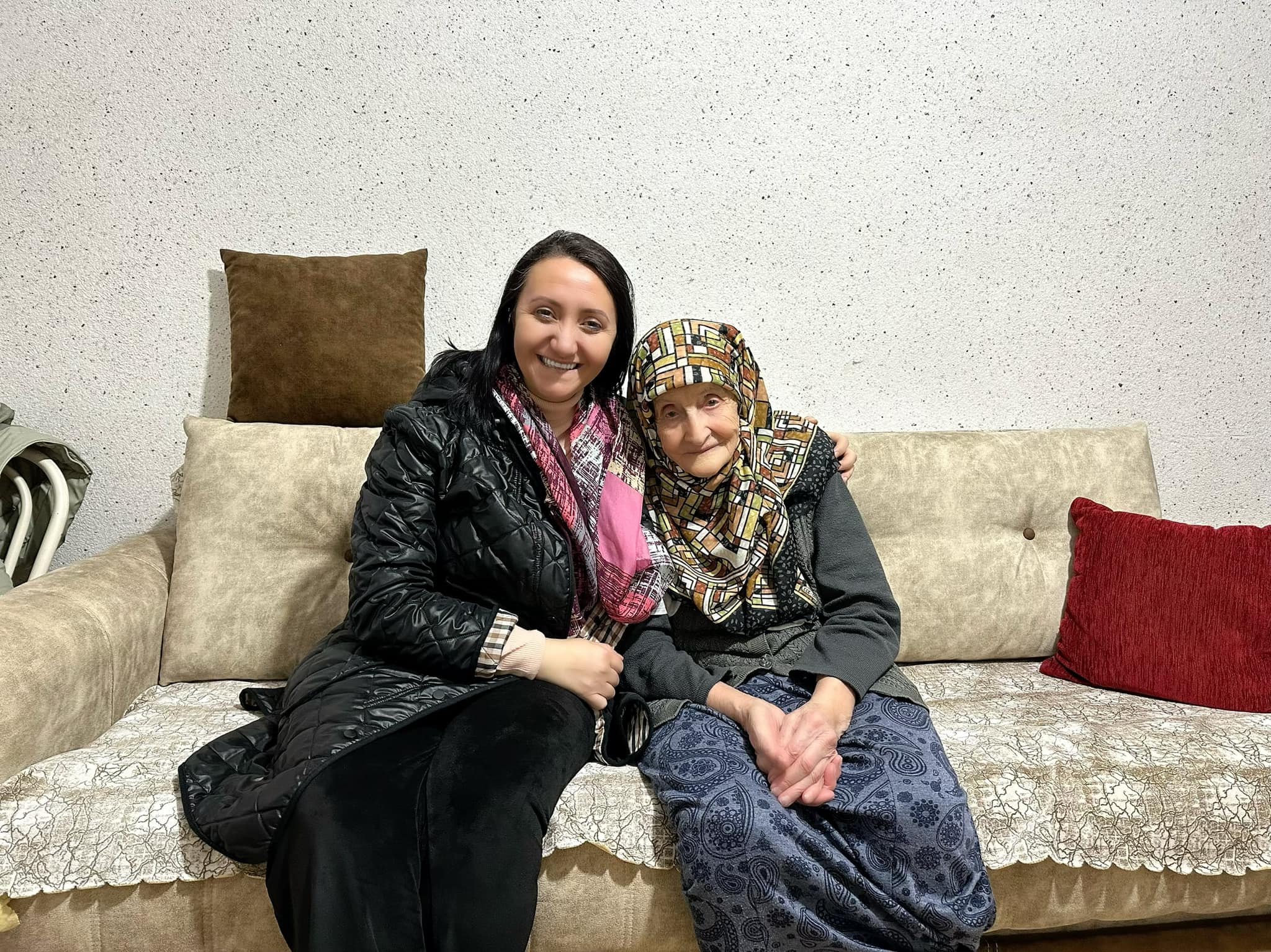 bilecik-haber_teravih-oncesi-yaslilari-ziyaret-ediyor-386.jpg