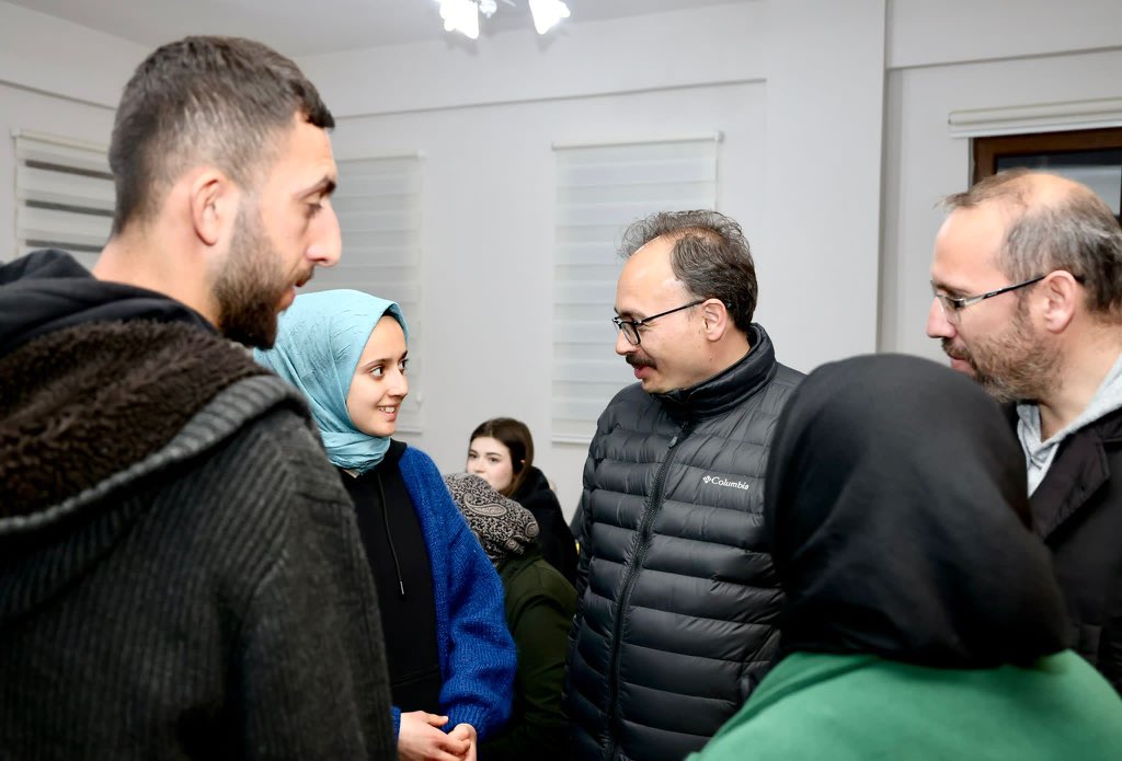 bilecik-haber_vali-kizilkaya-cocuklarin-iftarinda-815.jpg