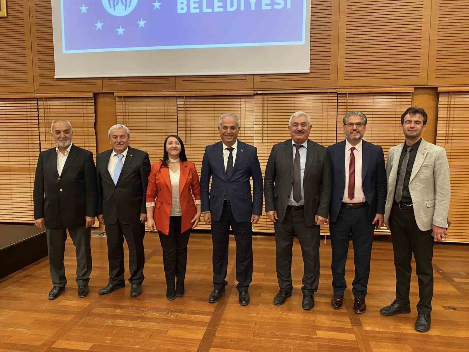 bilecik-haber_ak-parti-genel-merkez-yerel-yonetimler-baskanligi-nin-toplantisina-katildilar-15059.jpg