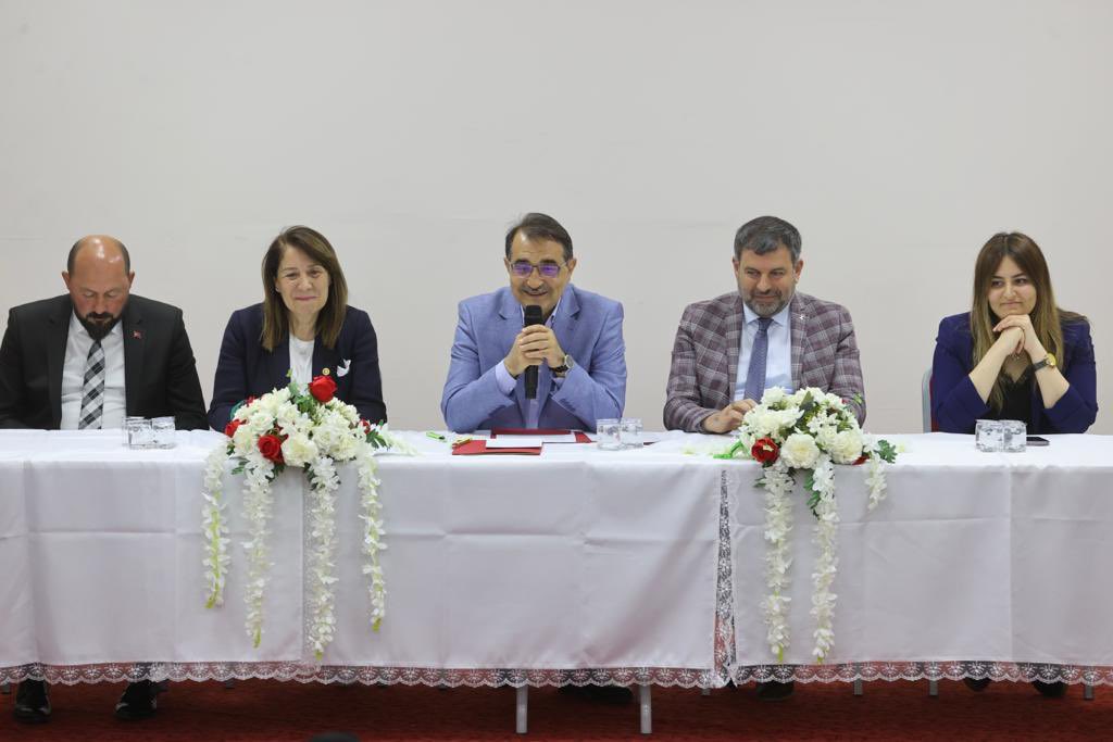 bilecik-haber_bakan-donmez-muhtarlari-dinledi-9828.jpg