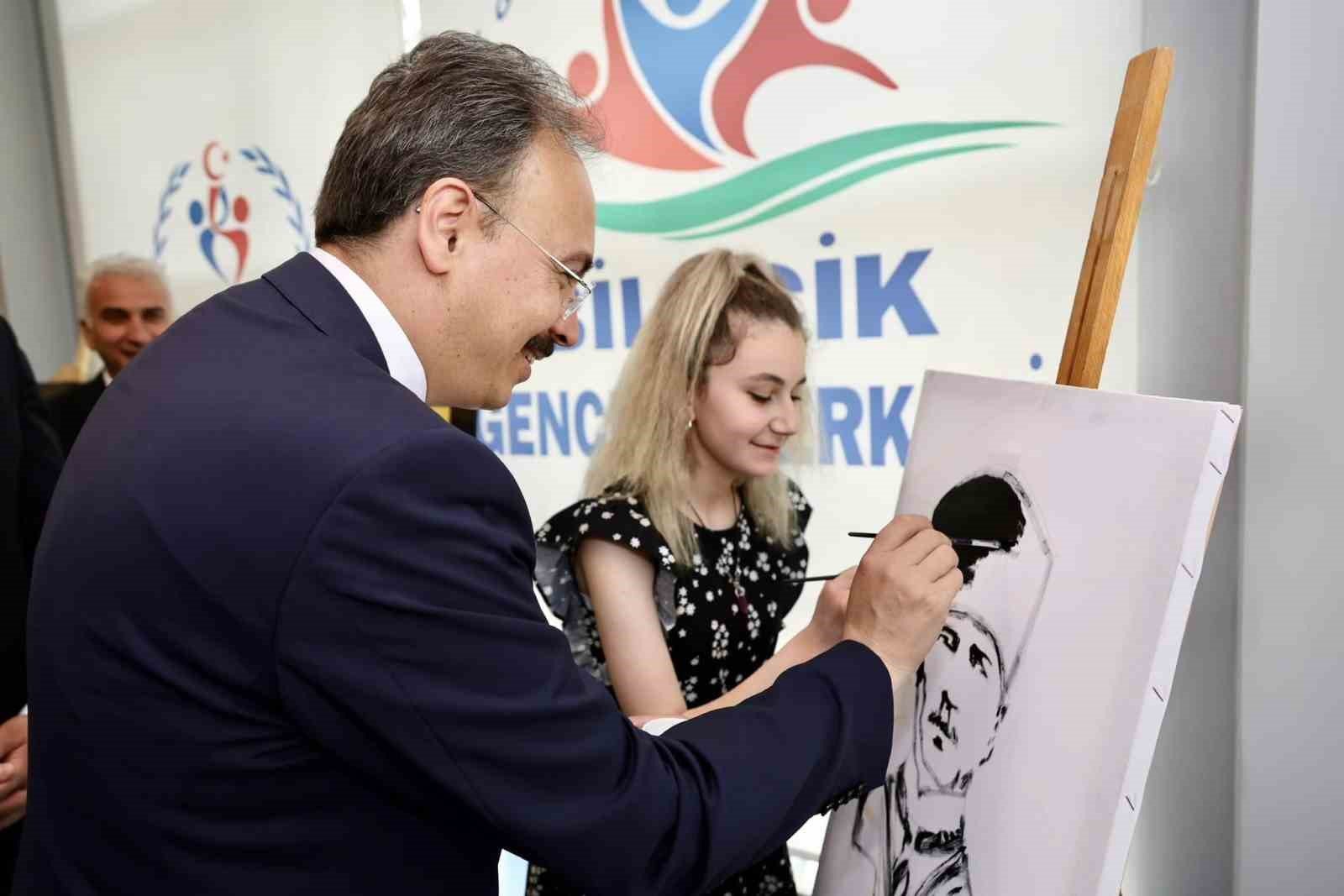 bilecik-haber_dene-yap-atolyesi-nde-genclerle-bir-araya-geldi-12920.jpg
