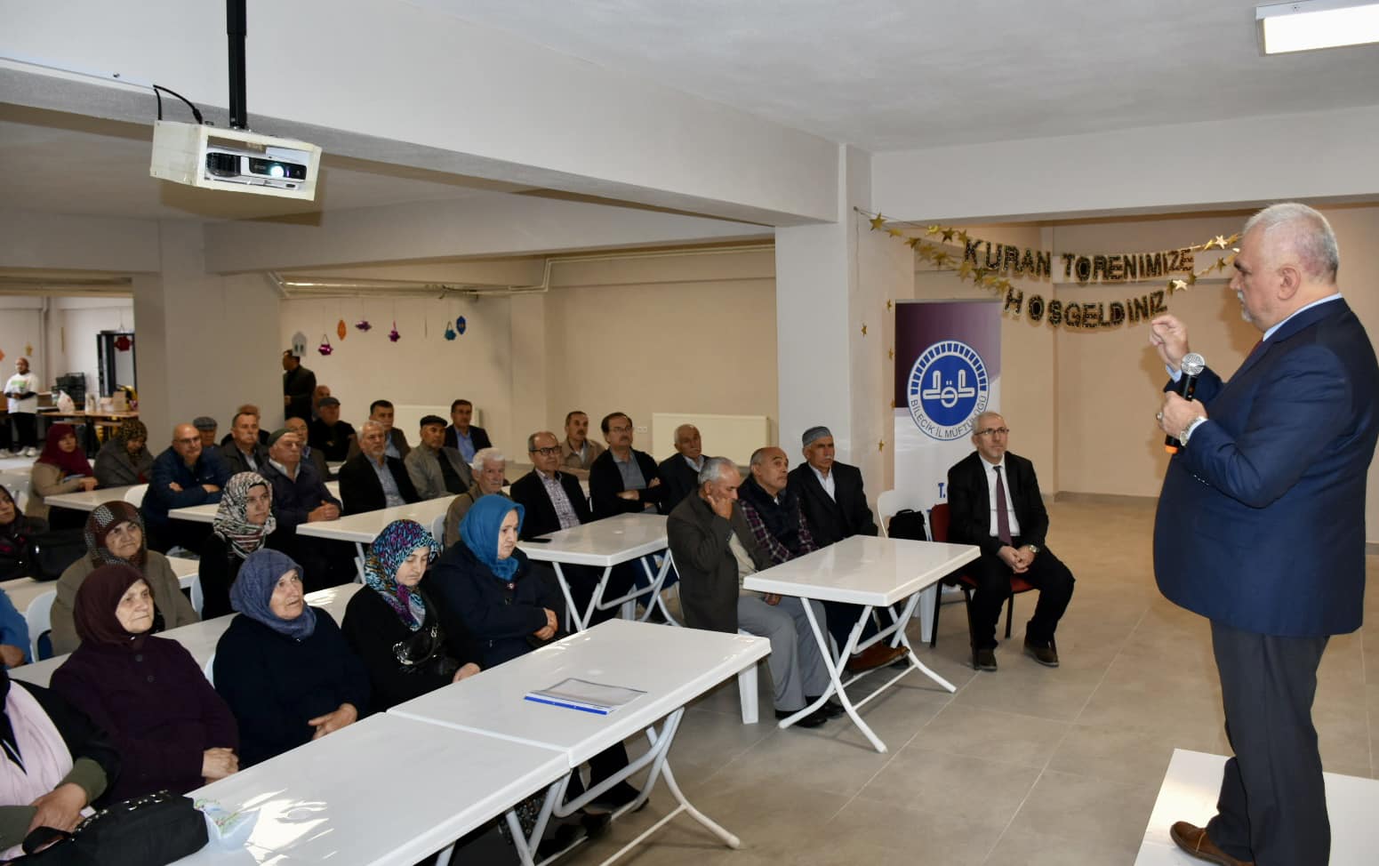 bilecik-haber_hac-yolculari-egitim-semineri-basladi-12227.jpg