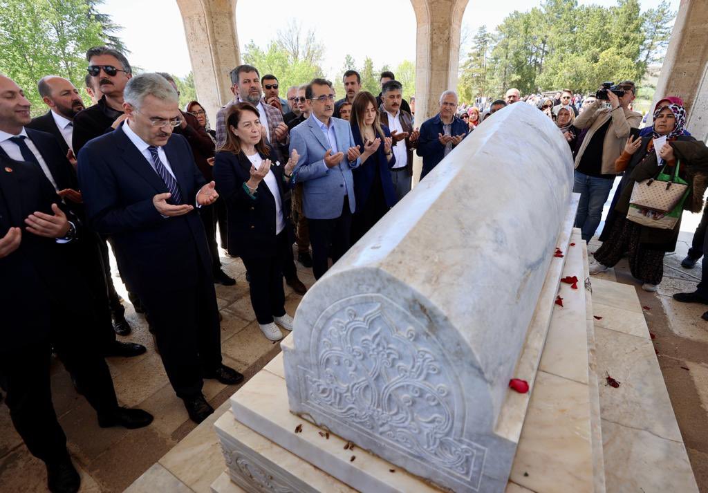 bilecik-haber_halk-sairi-yunus-emre-vefatinin-702-nci-yilinda-anildi-9843.jpg
