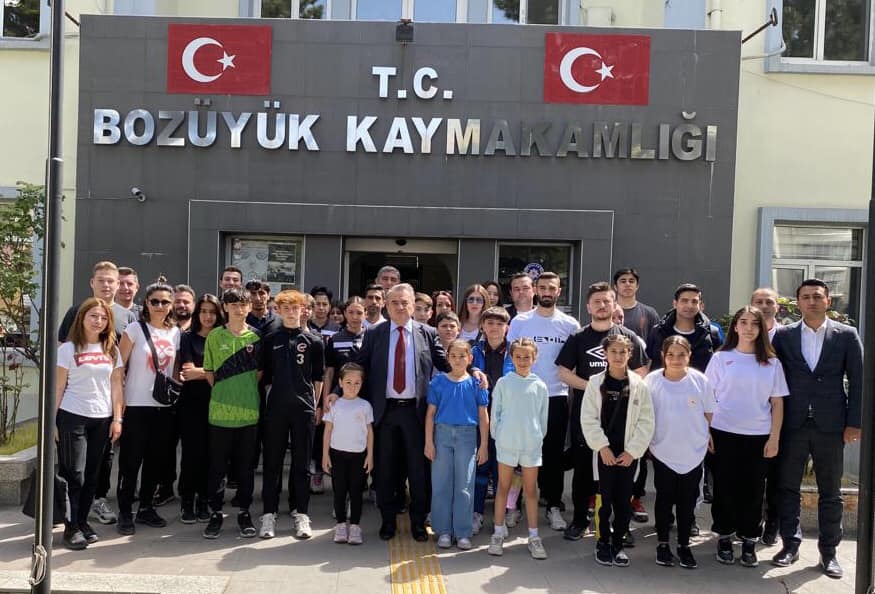 bilecik-haber_sporculardan-kaymakam-ozturk-e-ziyaret-14057.jpg