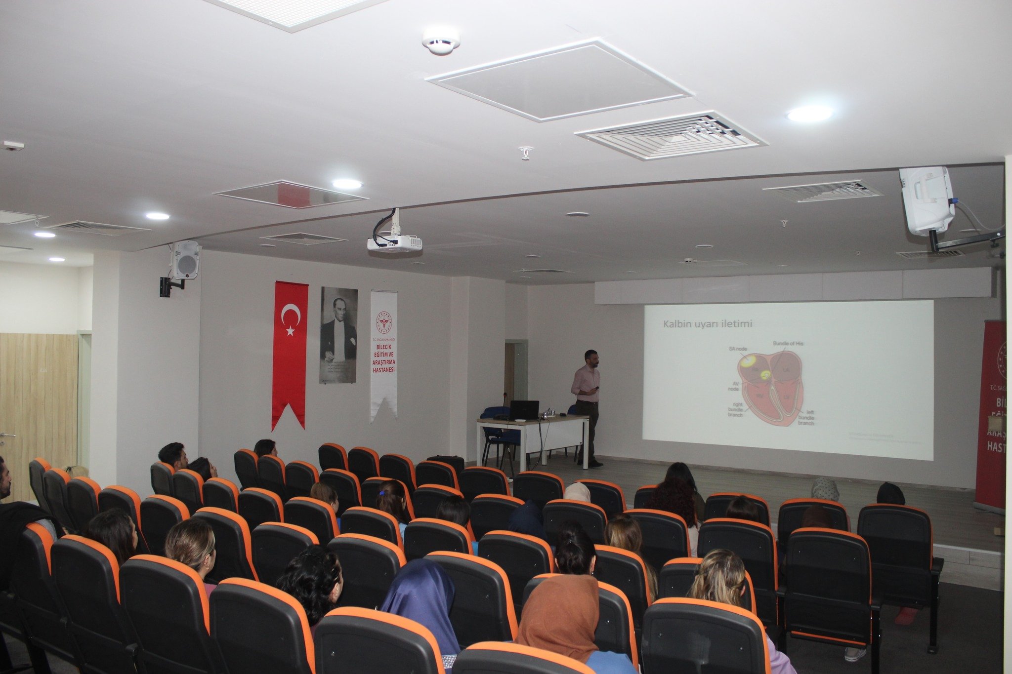 bilecik-haber_yogun-bakim-personeline-detayli-egitim-11266.jpg
