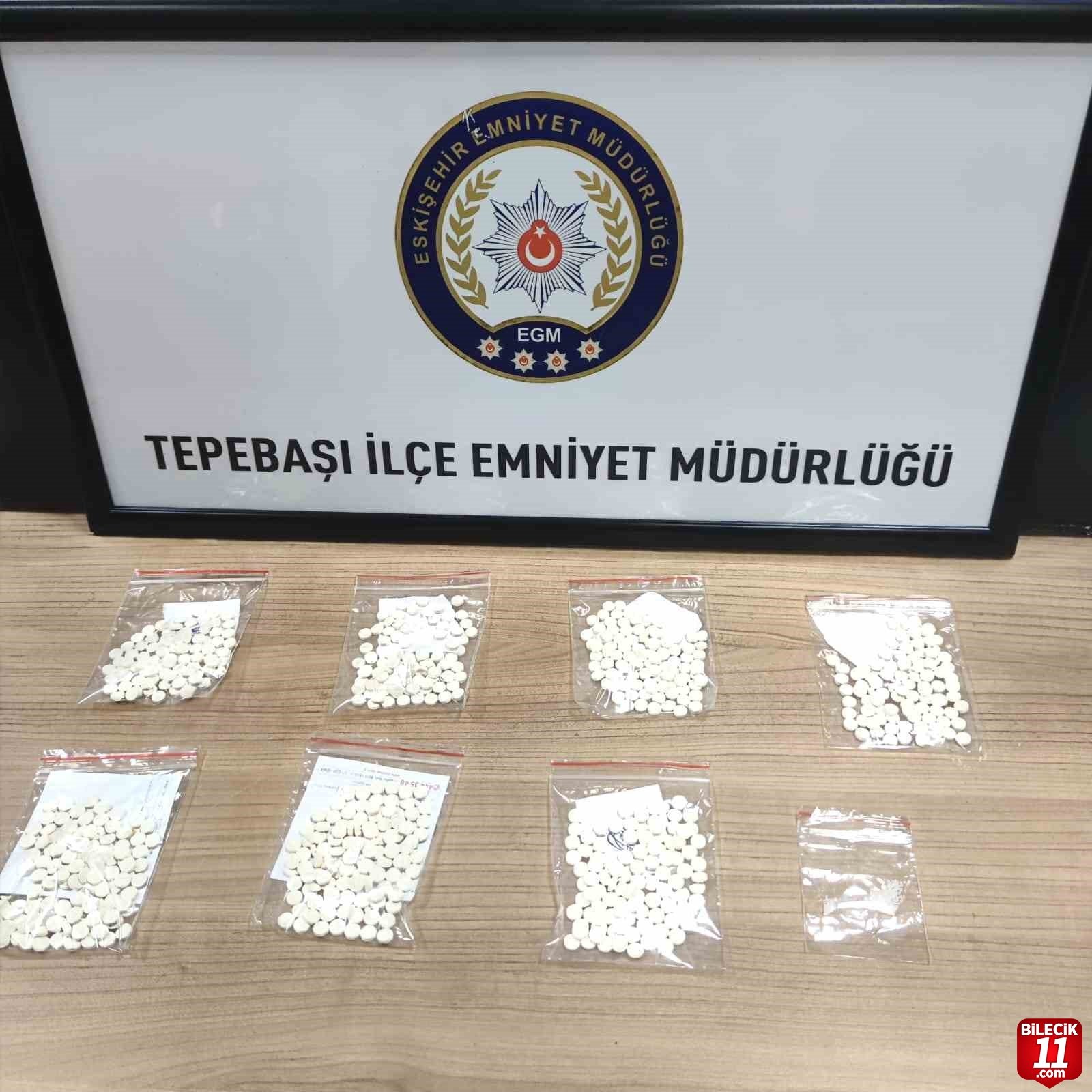 bilecik-haber_bekcilerin-yakaladigi-sahsin-uzerinde-700-adet-uyusturucu-hap-bulundu-22963.jpg