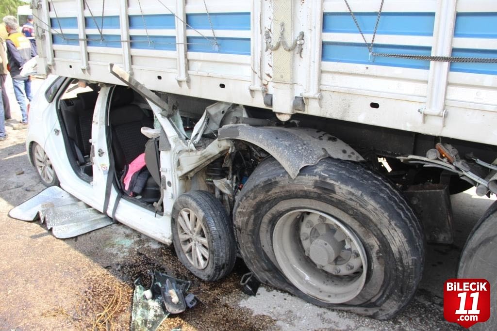 bilecik-haber_feci-kaza-anne-ve-8-yasindaki-kizini-ayirdi-23244.jpg