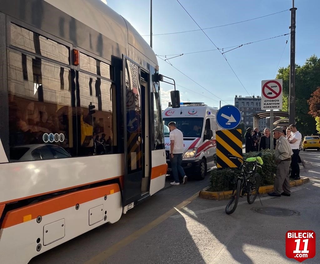 bilecik-haber_tramvay-kazasi-sehir-ici-ulasimi-aksatti-19597.jpg