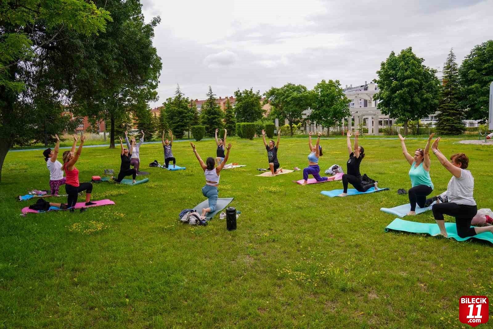 bilecik-haber_acik-havada-yoga-keyfi-28977.jpg