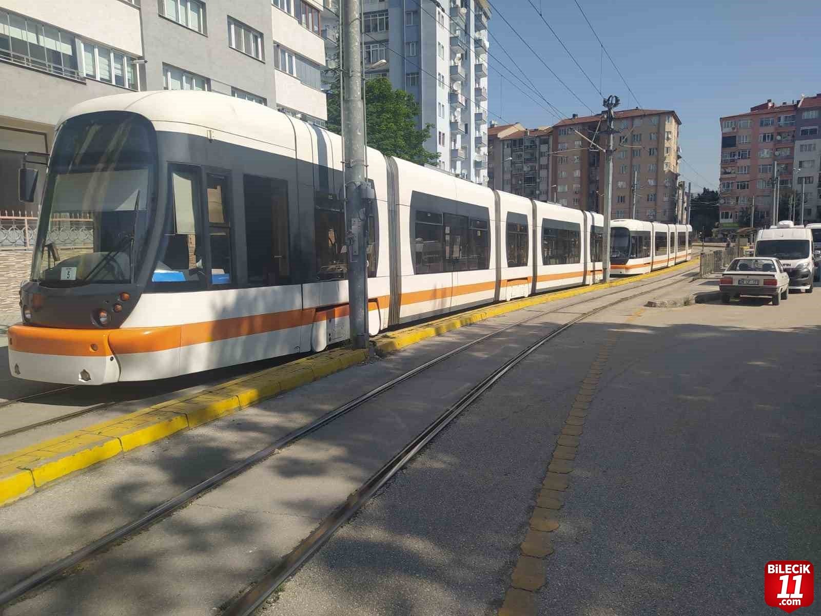 bilecik-haber_arizalanan-tramvay-ulasimda-aksamalara-sebep-oldu-34698.jpg
