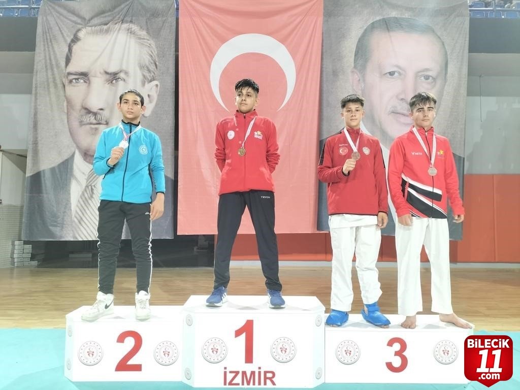 bilecik-haber_bilecik-ten-analig-e-katilan-karate-takimlari-yari-finale-yukseldi-26889.jpg