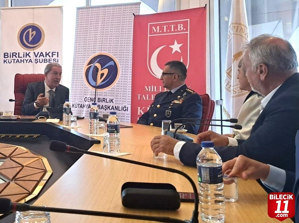bilecik-haber_hulusi-akar-faaliyetleri-sebebiyle-baskan-ozdemir-i-tebrik-etti-28960.jpg