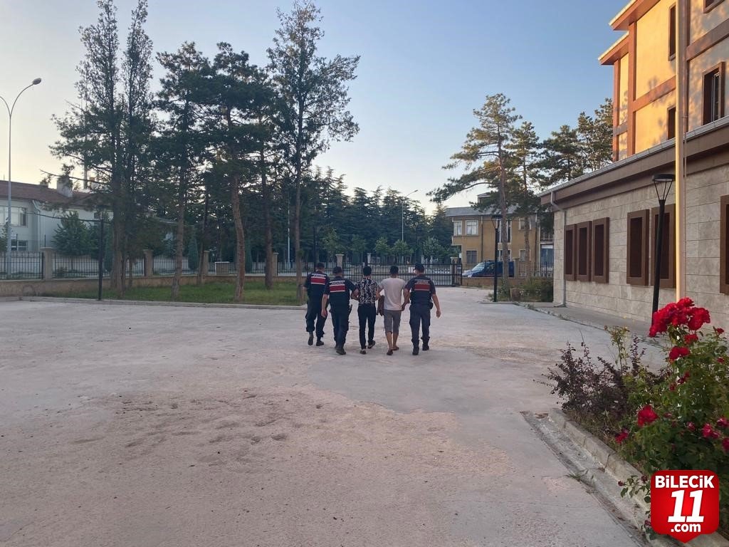 bilecik-haber_kacak-gocmenleri-tasiyan-2-kisi-tutuklandi-32966.jpg