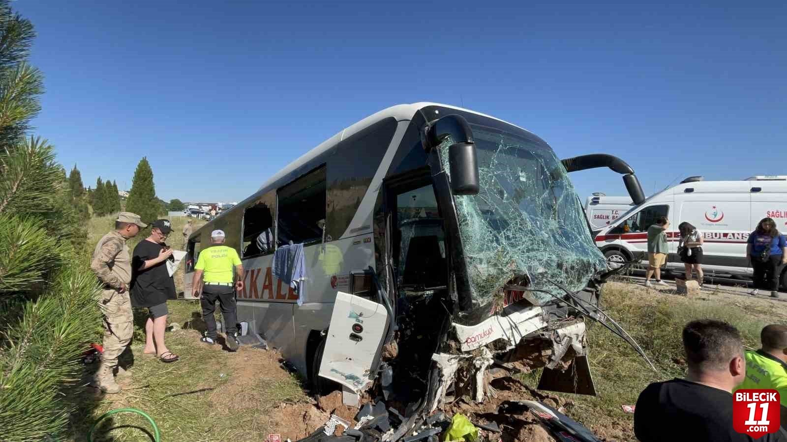 bilecik-haber_kaza-yapan-yolcu-otobusunde-agir-yaralanan-muavin-hayatini-kaybetti-27310.jpg