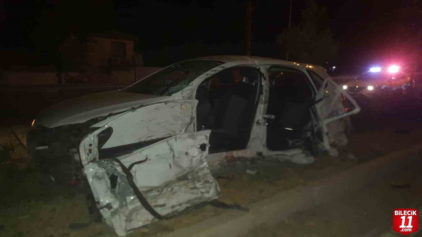 bilecik-haber_otomobillerin-hurdaya-dondugu-kazada-4-kisi-yaralandi-35381.jpg