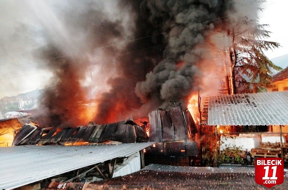 bilecik-haber_simav-da-is-yerinde-cikan-yangin-maddi-hasara-neden-oldu-32021.jpg