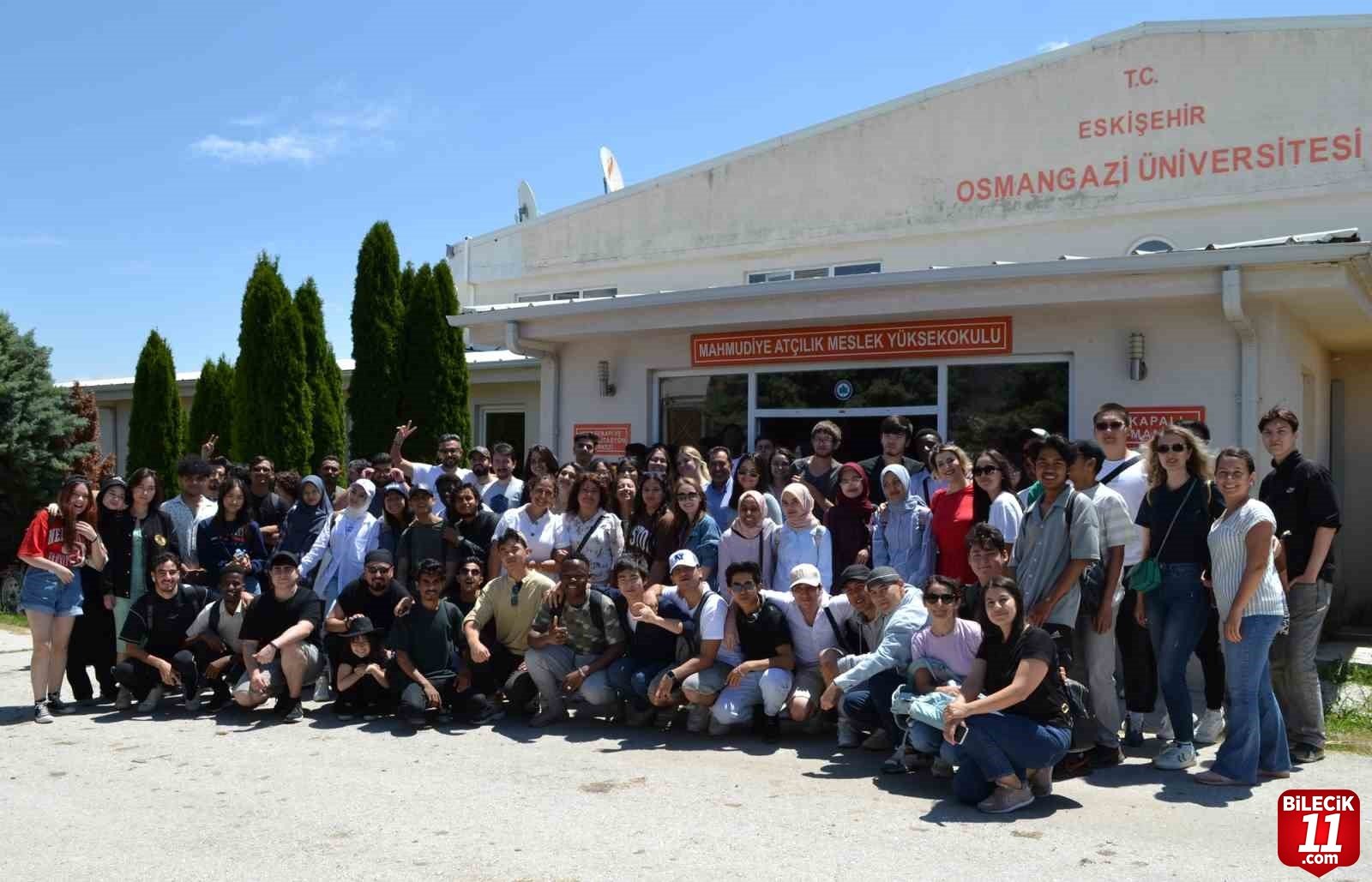bilecik-haber_turkce-ogrenen-uluslararasi-ogrenciler-mahmudiye-atcilik-meslek-yuksekokulu-nu-ziyaret-etti-30799.jpg