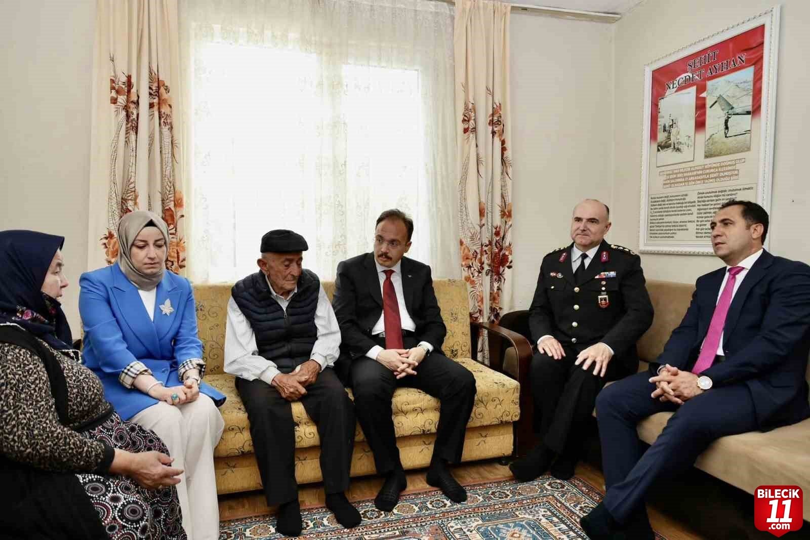 bilecik-haber_vali-kizilkaya-dan-sehit-ailesine-ziyaret-27502.jpg