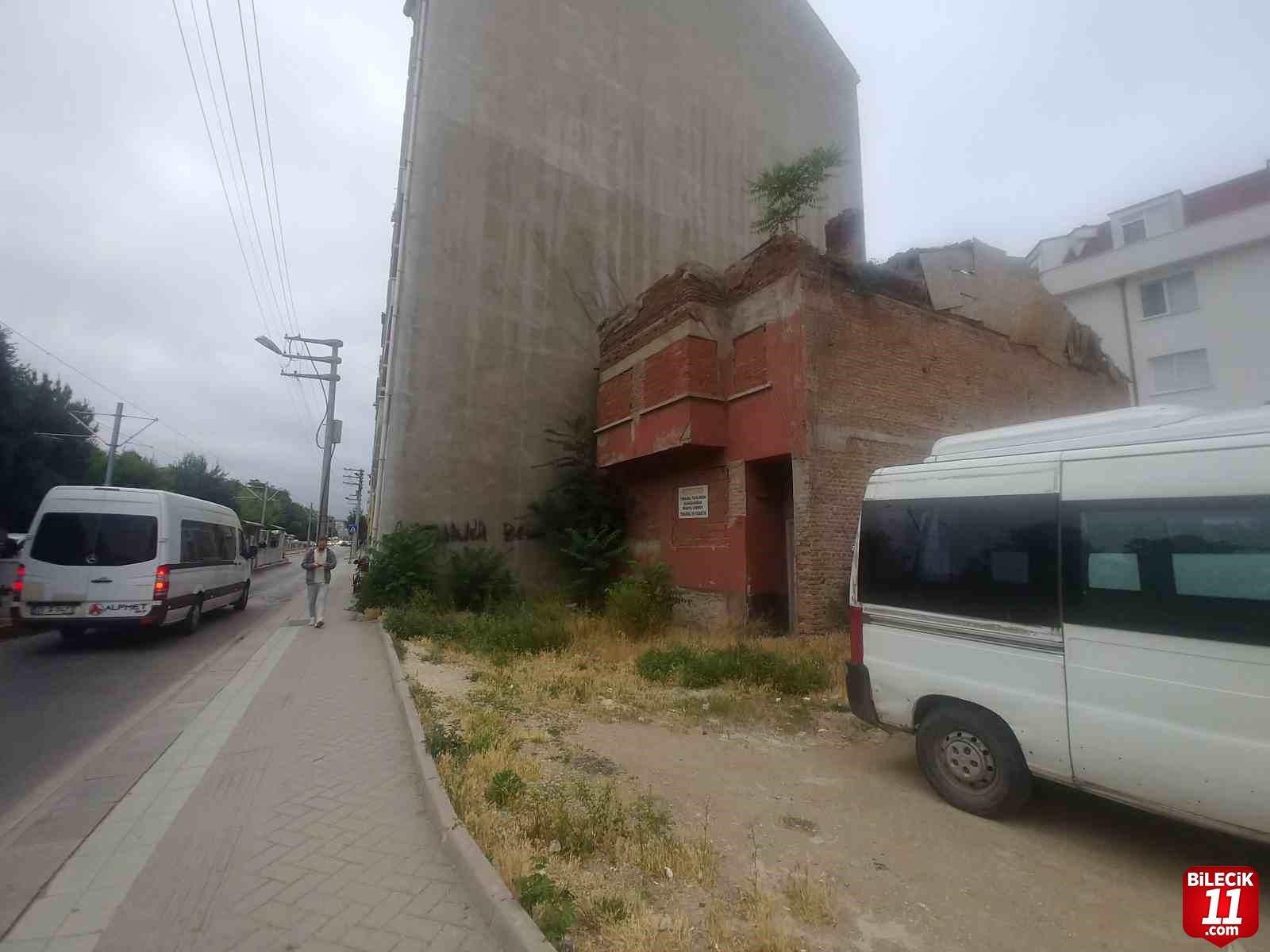 bilecik-haber_yikilma-tehlikesi-varsa-yillardir-ne-bekleniyor-29852.jpg