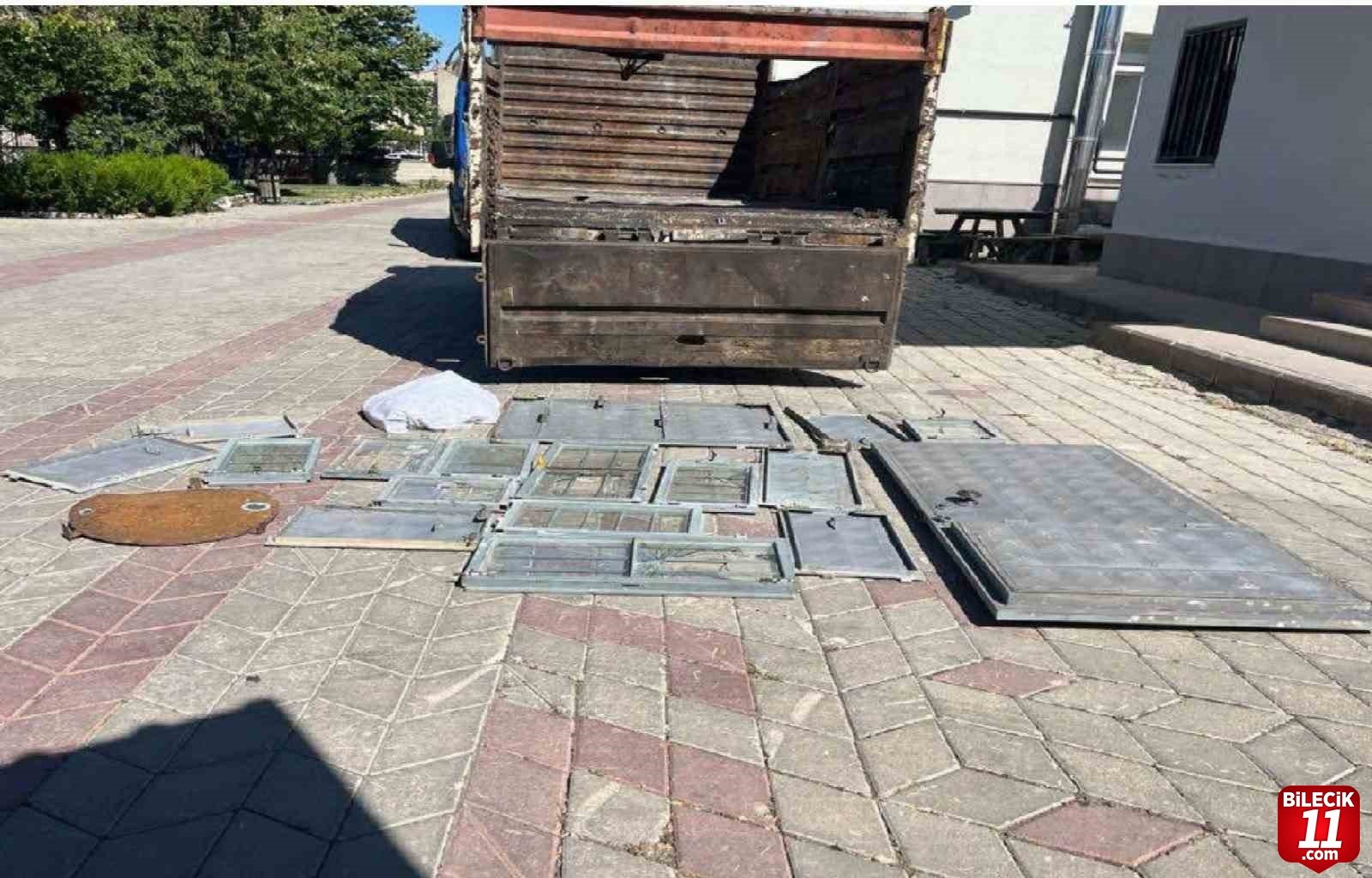 bilecik-haber_patpatla-hirsizlik-yapan-sahislar-guvenlik-kamerasi-incelemesiyle-yakalandi-40932.jpg