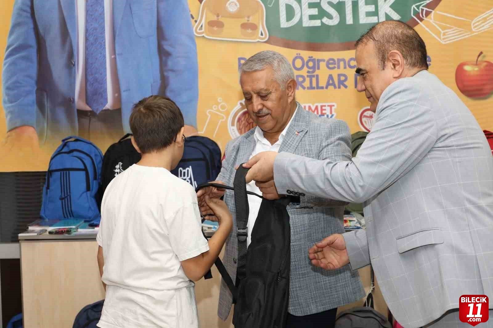 bilecik-haber_afyonkarahisar-belediyesinden-3-bin-cocuga-egitim-destegi-48010.jpg