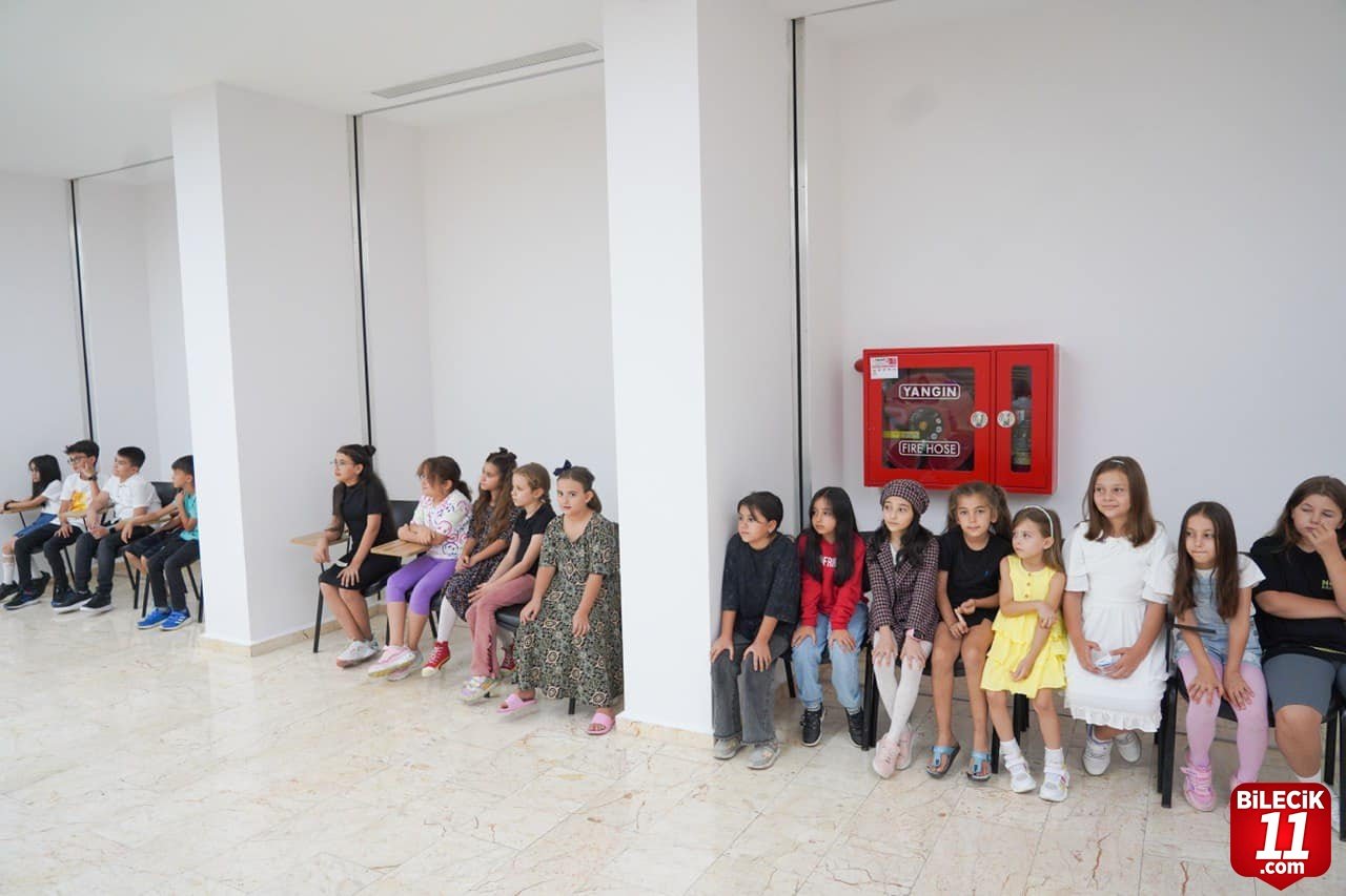 bilecik-haber_gelecegin-siyasileri-meclisi-renklendirdi-47128.jpg