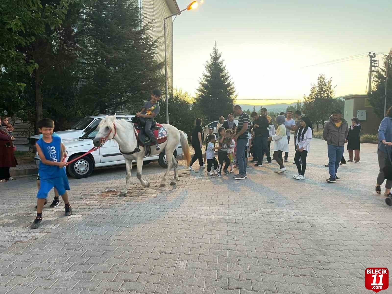 bilecik-haber_hisarcik-ta-cocuklarin-at-sevgisi-51524.jpg