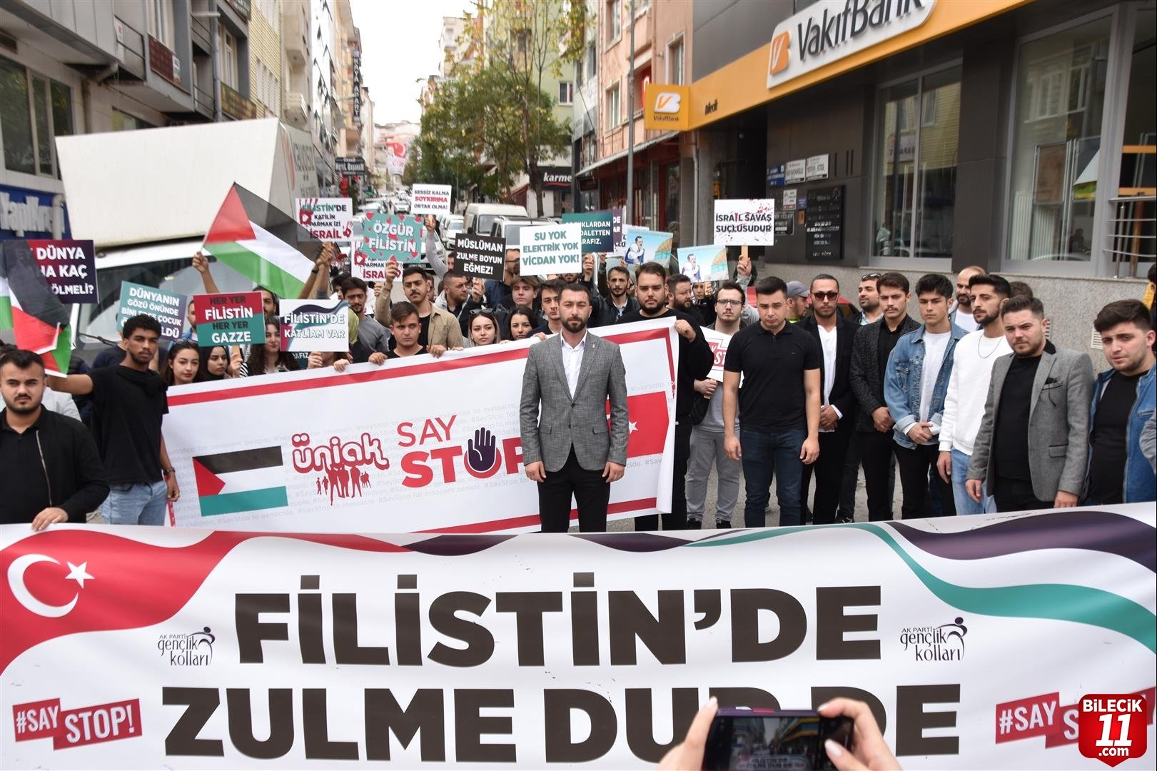 bilecik-haber_ak-gencler-den-israil-e-tepki-saystop-dediler-65750.jpg