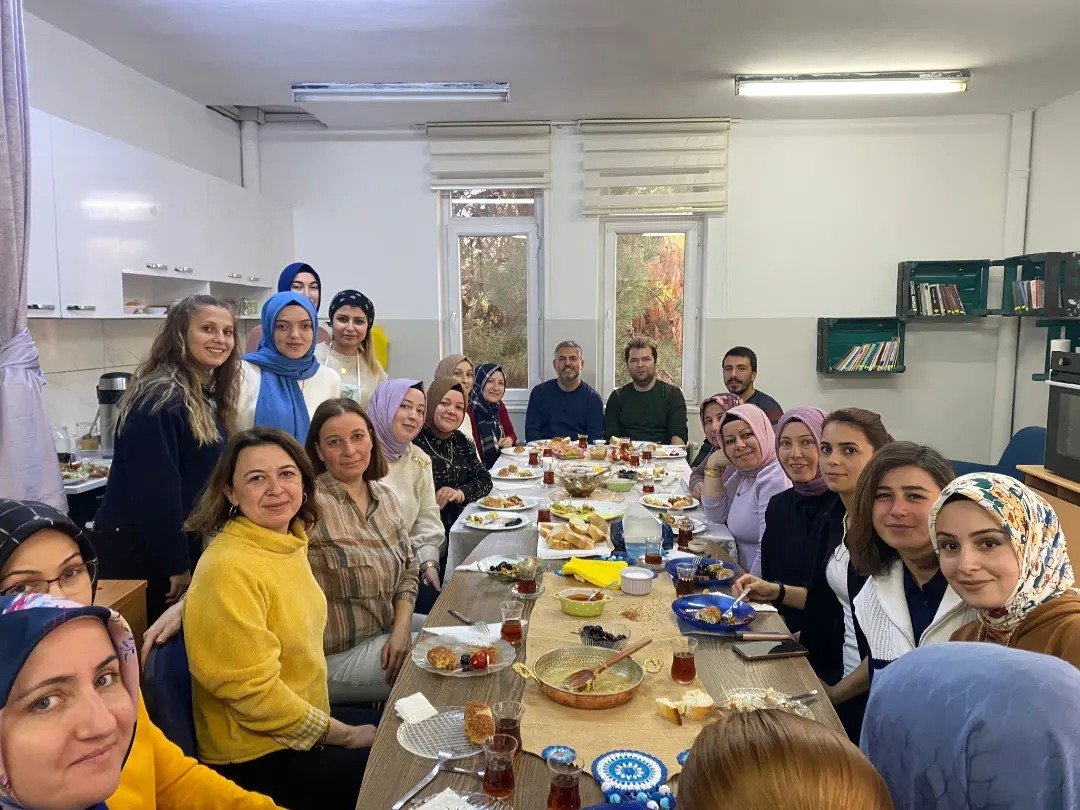 bilecik-haber_baskan-suer-kursiyerler-ile-biraraya-geldi-cok-yetenekliler-73168.jpg