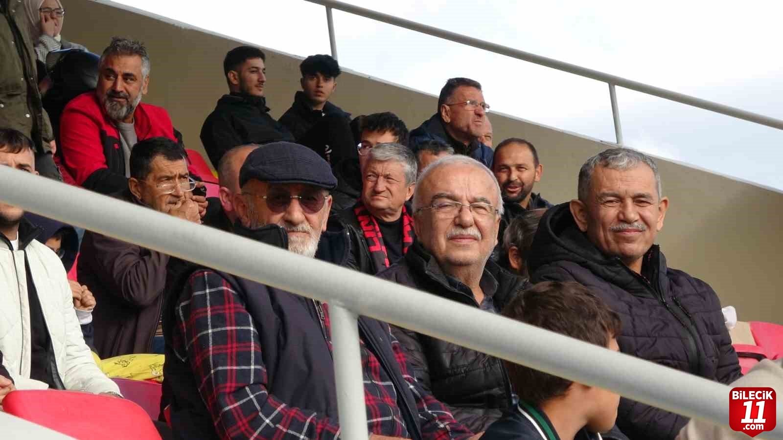 bilecik-haber_tki-tavsanli-linyitspor-sahasinda-izmirspor-dan-istedigini-alamadi-67840.jpg